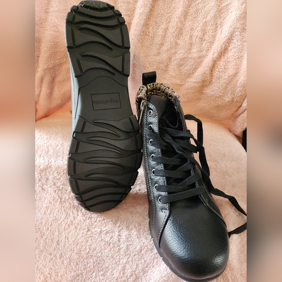 Easy Street Nico Boots, Men's size 10 Black Easy Street Boots - Picture 9 of 9